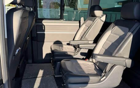 Volkswagen Multivan T6 рестайлинг, 2021 год, 6 250 000 рублей, 9 фотография