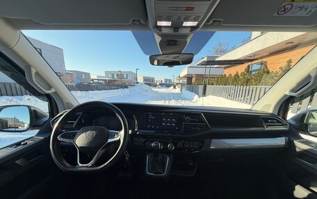 Volkswagen Multivan T6 рестайлинг, 2021 год, 6 250 000 рублей, 10 фотография