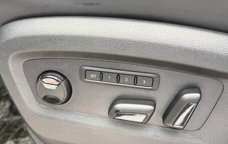 Volkswagen Multivan T6 рестайлинг, 2021 год, 6 250 000 рублей, 14 фотография