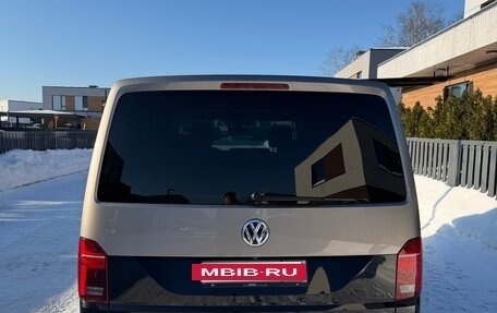 Volkswagen Multivan T6 рестайлинг, 2021 год, 6 250 000 рублей, 5 фотография