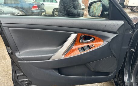 Toyota Camry, 2010 год, 900 000 рублей, 11 фотография