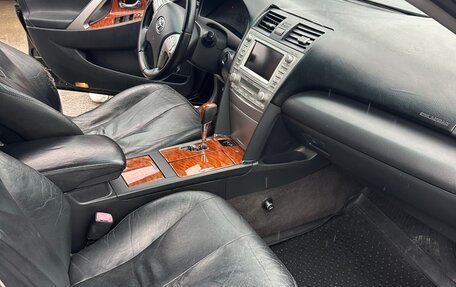 Toyota Camry, 2010 год, 900 000 рублей, 16 фотография