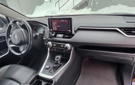 Toyota RAV4, 2020 год, 4 000 000 рублей, 10 фотография