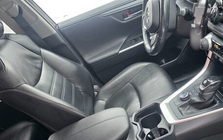 Toyota RAV4, 2020 год, 4 000 000 рублей, 12 фотография