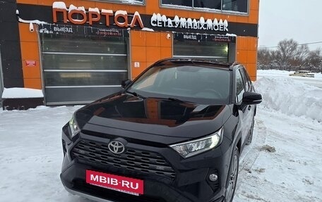 Toyota RAV4, 2020 год, 4 000 000 рублей, 14 фотография