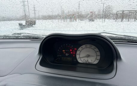 Toyota Ist II, 2002 год, 587 000 рублей, 12 фотография