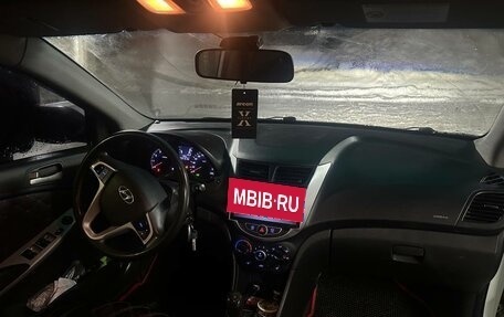 Hyundai Solaris II рестайлинг, 2011 год, 685 000 рублей, 6 фотография