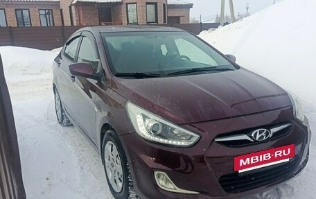 Hyundai Solaris II рестайлинг, 2013 год, 700 000 рублей, 11 фотография