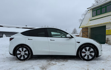 Tesla Model Y I, 2022 год, 6 850 000 рублей, 2 фотография