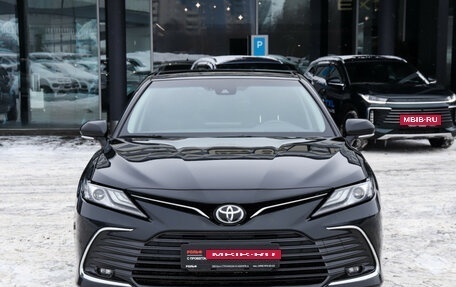 Toyota Camry, 2023 год, 3 620 000 рублей, 2 фотография