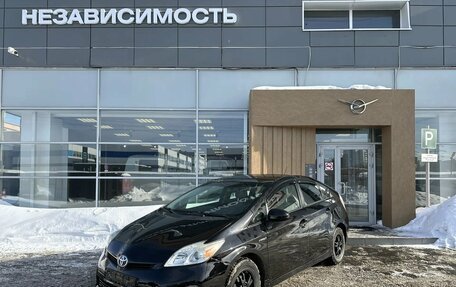 Toyota Prius, 2014 год, 1 010 000 рублей, 2 фотография
