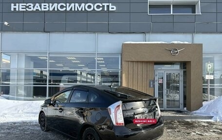 Toyota Prius, 2014 год, 1 010 000 рублей, 4 фотография