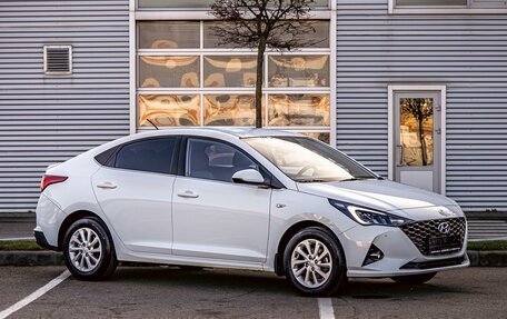Hyundai Solaris II рестайлинг, 2021 год, 1 355 000 рублей, 3 фотография