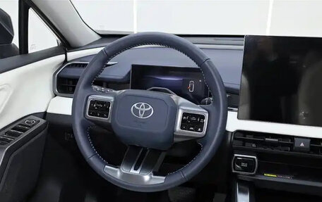 Toyota RAV4, 2026 год, 3 825 000 рублей, 10 фотография