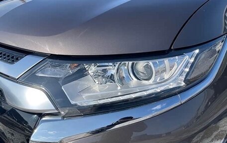 Mitsubishi Outlander III рестайлинг 3, 2022 год, 1 800 000 рублей, 8 фотография