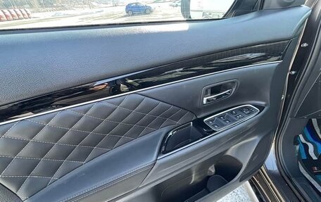 Mitsubishi Outlander III рестайлинг 3, 2022 год, 1 800 000 рублей, 11 фотография