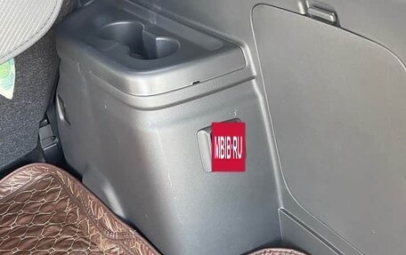 Mitsubishi Outlander III рестайлинг 3, 2022 год, 1 800 000 рублей, 16 фотография