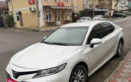 Toyota Camry, 2019 год, 2 600 000 рублей, 1 фотография