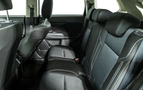 Mitsubishi Outlander III рестайлинг 3, 2021 год, 2 799 700 рублей, 10 фотография