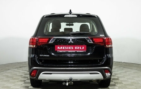 Mitsubishi Outlander III рестайлинг 3, 2021 год, 2 799 700 рублей, 6 фотография