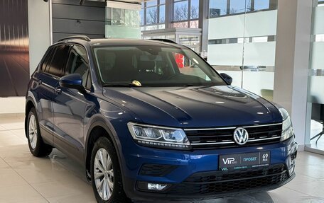 Volkswagen Tiguan II, 2020 год, 2 375 000 рублей, 3 фотография