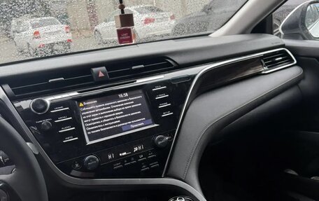 Toyota Camry, 2019 год, 2 600 000 рублей, 6 фотография