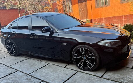 BMW 5 серия, 2010 год, 1 850 000 рублей, 2 фотография