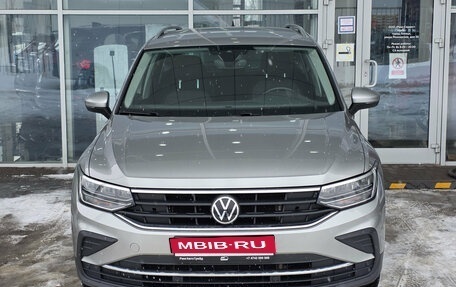 Volkswagen Tiguan II, 2021 год, 3 149 000 рублей, 3 фотография