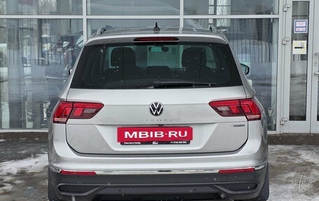 Volkswagen Tiguan II, 2021 год, 3 149 000 рублей, 4 фотография