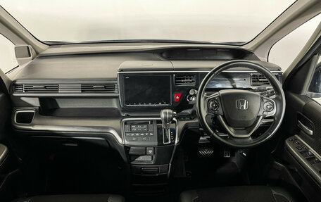 Honda Stepwgn IV, 2018 год, 2 197 000 рублей, 11 фотография