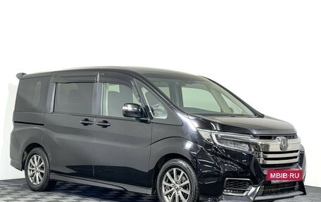 Honda Stepwgn IV, 2018 год, 2 197 000 рублей, 2 фотография