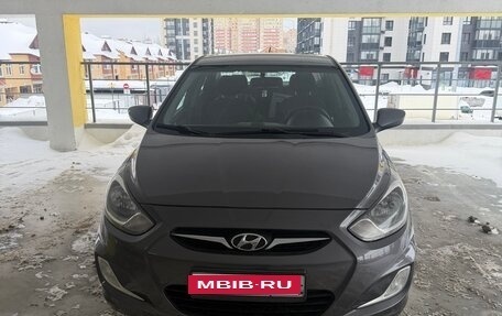 Hyundai Solaris II рестайлинг, 2011 год, 600 000 рублей, 1 фотография