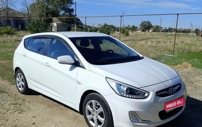 Hyundai Solaris II рестайлинг, 2013 год, 900 000 рублей, 1 фотография