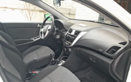 Hyundai Solaris II рестайлинг, 2014 год, 950 000 рублей, 3 фотография