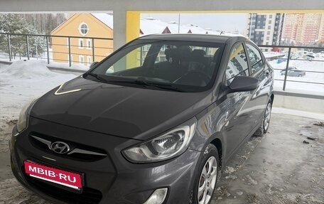 Hyundai Solaris II рестайлинг, 2011 год, 600 000 рублей, 2 фотография