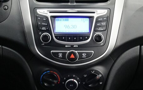 Hyundai Solaris II рестайлинг, 2012 год, 690 000 рублей, 12 фотография