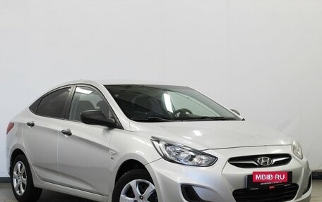 Hyundai Solaris II рестайлинг, 2012 год, 690 000 рублей, 3 фотография