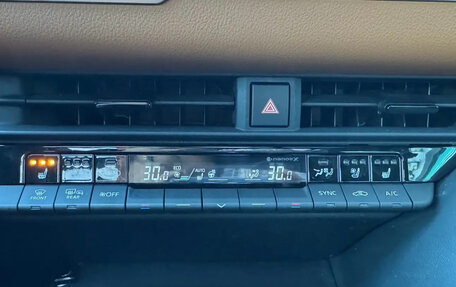 Toyota Crown, 2024 год, 6 100 008 рублей, 10 фотография