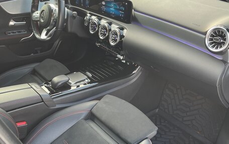 Mercedes-Benz A-Класс, 2020 год, 2 650 000 рублей, 24 фотография