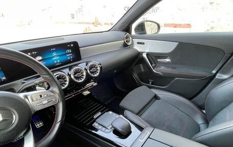 Mercedes-Benz A-Класс, 2020 год, 2 650 000 рублей, 23 фотография