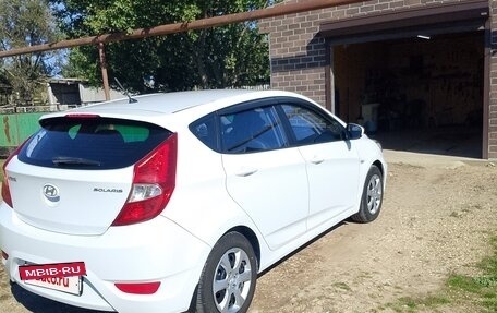 Hyundai Solaris II рестайлинг, 2013 год, 900 000 рублей, 3 фотография