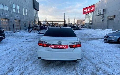 Toyota Camry, 2016 год, 1 990 000 рублей, 7 фотография