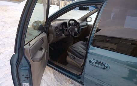 Chrysler Voyager IV, 2002 год, 435 000 рублей, 7 фотография