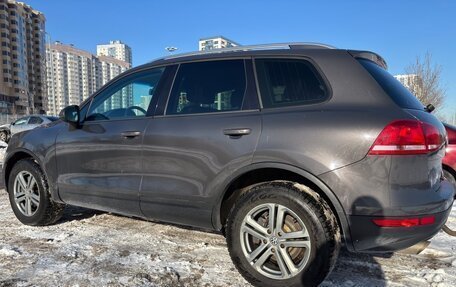 Volkswagen Touareg III, 2011 год, 1 750 000 рублей, 3 фотография