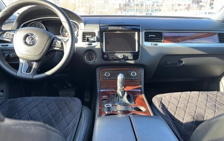 Volkswagen Touareg III, 2011 год, 1 750 000 рублей, 7 фотография