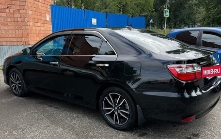 Toyota Camry, 2017 год, 2 390 000 рублей, 9 фотография