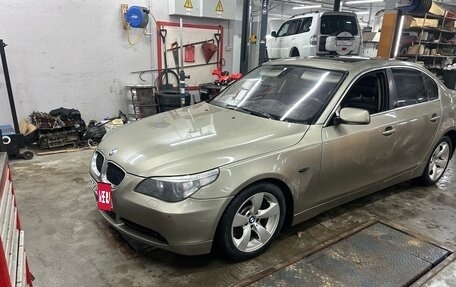 BMW 5 серия, 2004 год, 1 100 000 рублей, 3 фотография