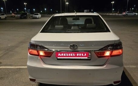 Toyota Camry, 2017 год, 2 000 000 рублей, 4 фотография