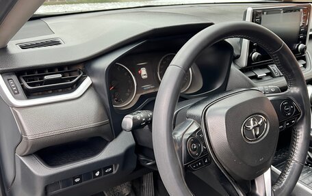 Toyota RAV4, 2019 год, 2 800 000 рублей, 12 фотография