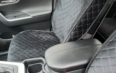 Toyota RAV4, 2019 год, 2 800 000 рублей, 13 фотография